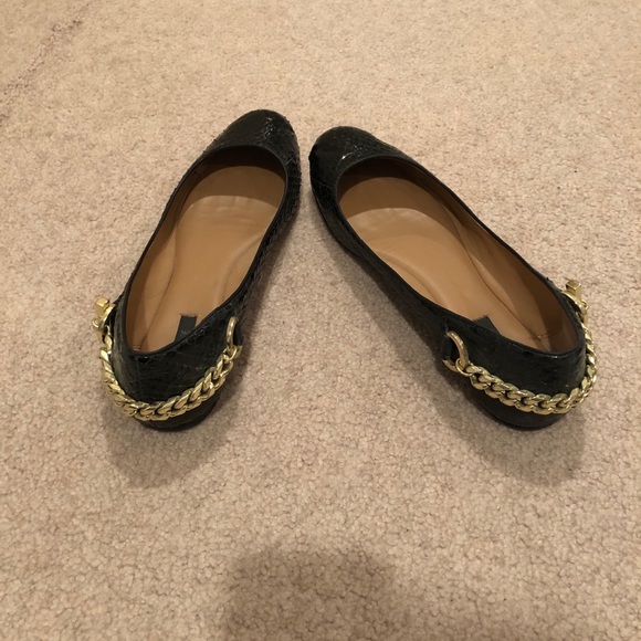 Rachel Zoe black snakeskin flats with gold chain - Picture 2 of 4